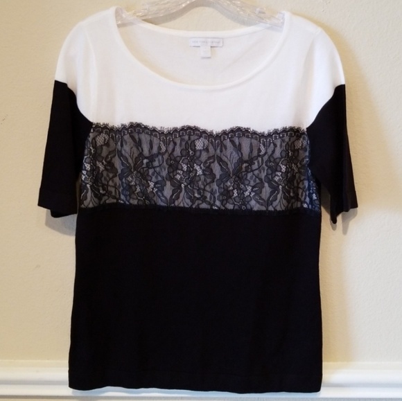 NY & Co | Crewneck black & white lace detail top - Picture 1 of 6